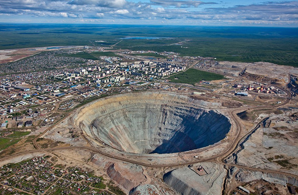 Cách Khai Thác Kim Cương Như Thế Nào? Quy Trình 6 Bước Xử Lý Quặng Kim Cương