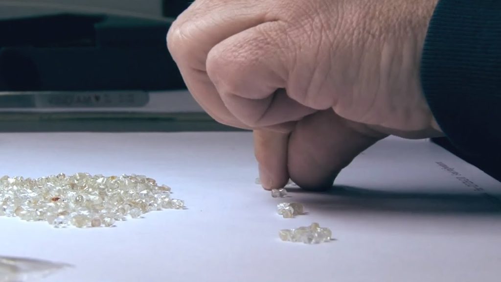 Cắt Kim Cương Như Thế Nào? Cái Gì Cắt Được Kim Cương?