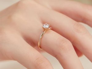 Gợi Ý Nhẫn Đính Hôn Đơn Giản Nhưng Vô Cùng Tinh Tế