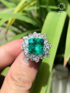 Nhẫn Đá Xanh (Ngọc Lục Bảo) Có Ý Nghĩa Gì? Ai Phù Hợp?