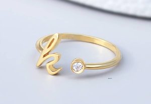 Tặng Nhẫn Cho Bản Thân Mang Ý Nghĩa Gì? Có Nên Không?