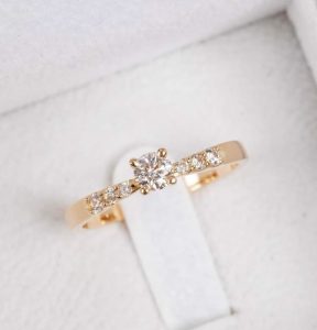 Có Nên Tặng Nhẫn Vàng Cho Người Yêu? Tặng Nhẫn Gì Để Không Chia Tay