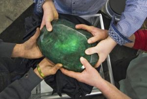 Chiêm Ngưỡng Ngọc Lục Bảo Lớn Nhất Thế Giới Hiện Nay