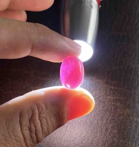 5 Cách Phân Biệt Ruby Thật Tự Nhiên Bằng Mắt Thường