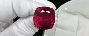 Viên Ruby Hồng Ngọc Đắt Nhất Thế Giới Đẹp Như Thế Nào? Giá Bao Nhiêu
