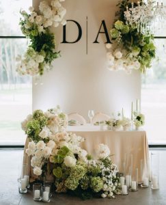 Bàn gallery là gì? Mẫu bàn gallery và cách trang trí đẹp 2026